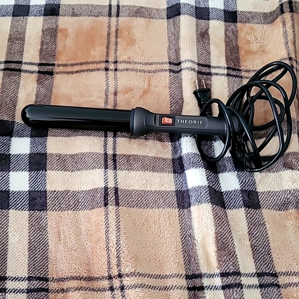 THEORIE Clasdic Hair Wand 1.25